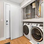 Prime Nolibs, Sleeps 4Ppl, Fast Wifi, Queen Bed, Rooftop Access, Smart Tv