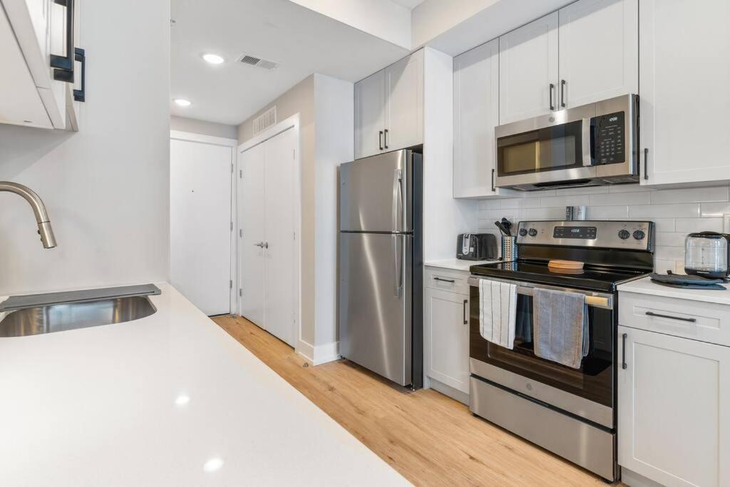 Prime Nolibs, Sleeps 4ppl, Fast Wifi, Queen Bed, Rooftop Access, Smart Tv * Philadelphia