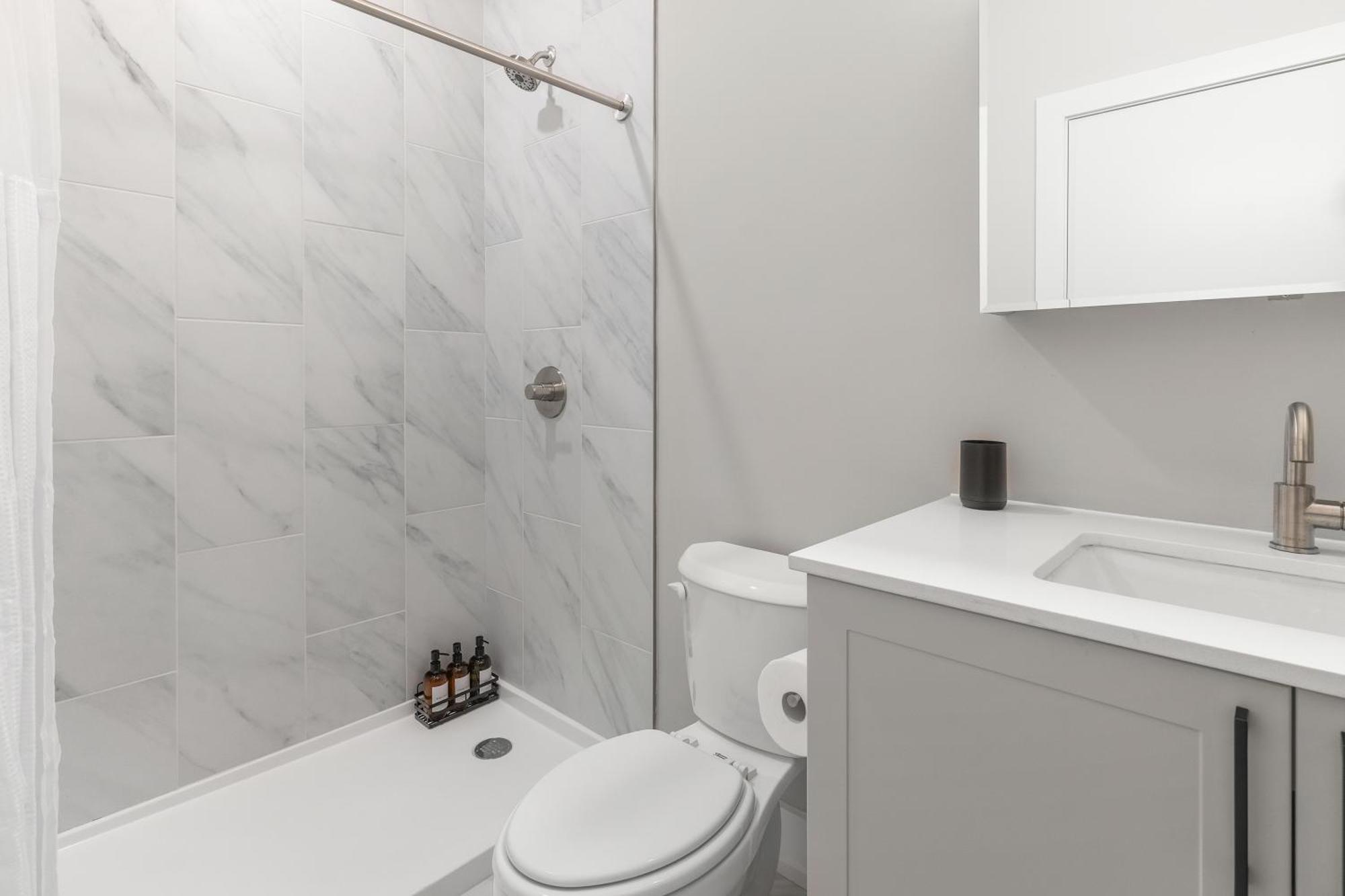 Prime Nolibs, Sleeps 4ppl, Fast Wifi, Queen Bed, Rooftop Access, Smart Tv Apartment Philadelphia